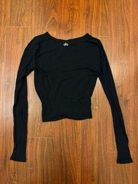 ALO Yoga Black Ribbed Long-Sleeve Crop Top, size XS
